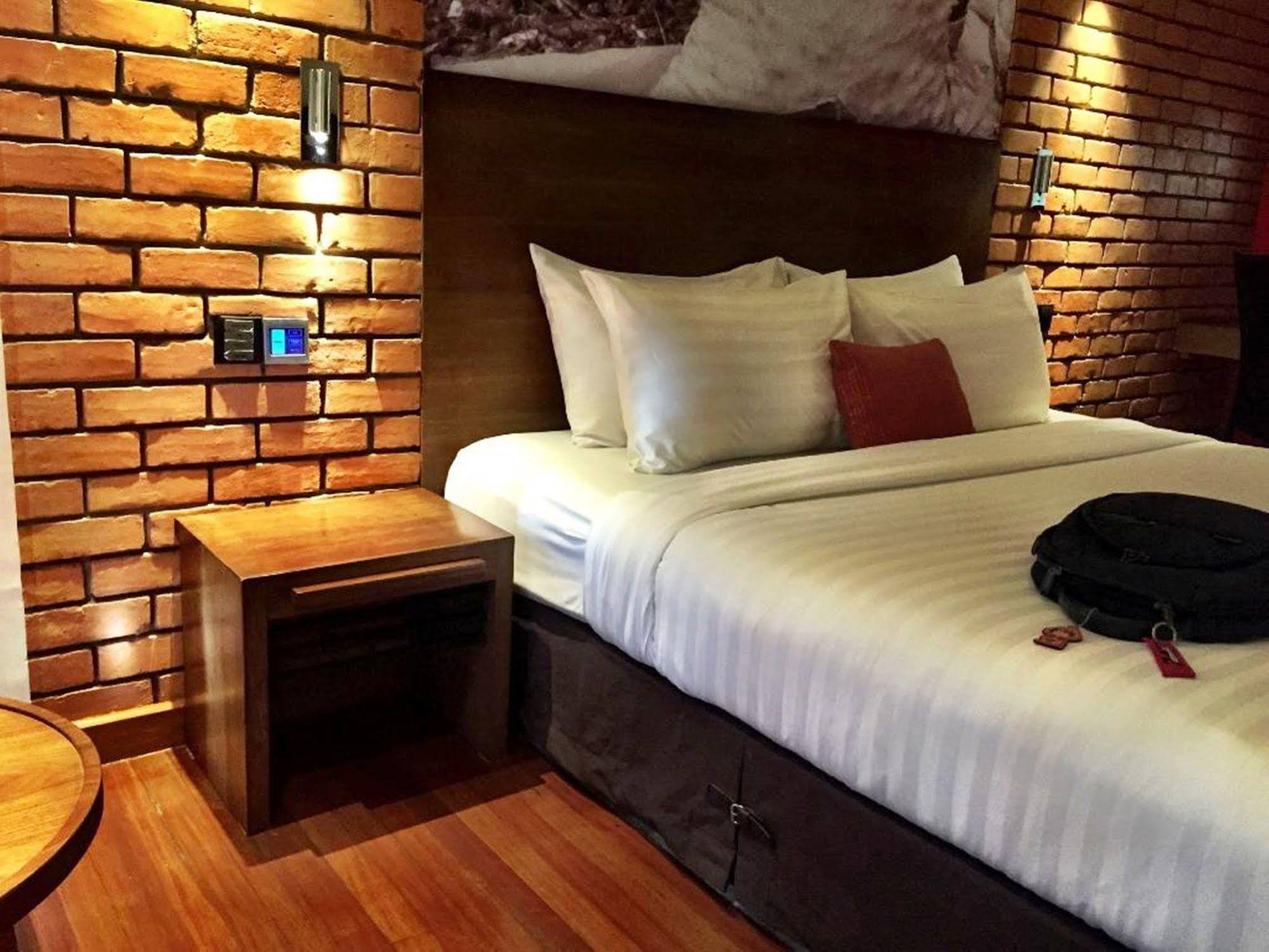 The Loft Hotel Downtown Yangon Exterior photo