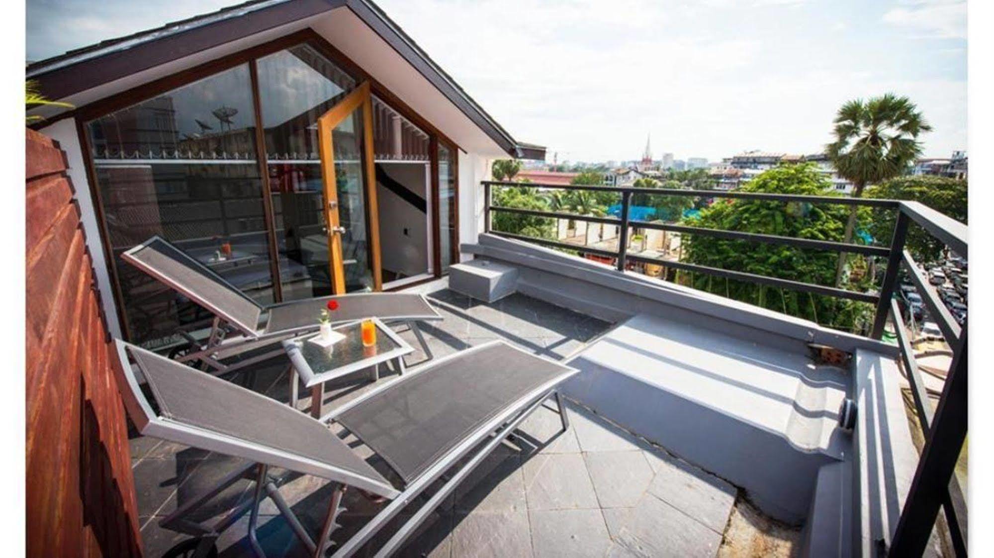 The Loft Hotel Downtown Yangon Exterior photo